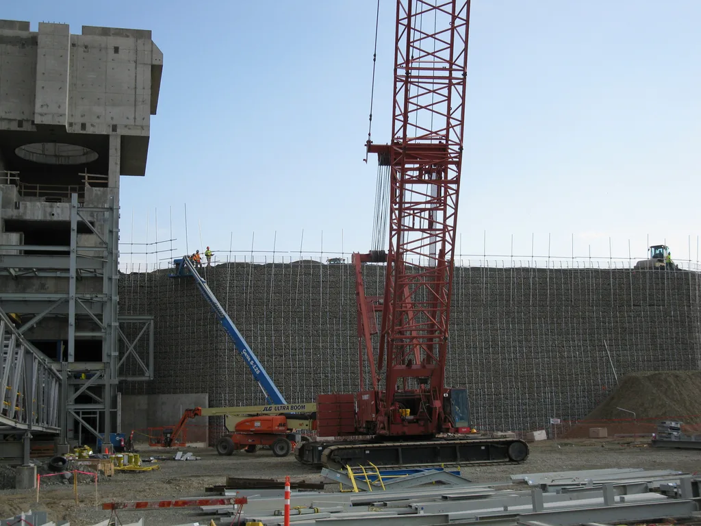 MSE Wall Crane