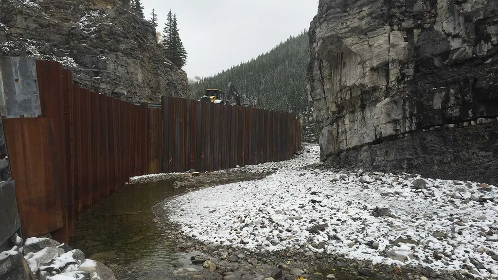 Canyon Creek Retaining Wall Project Under Construction