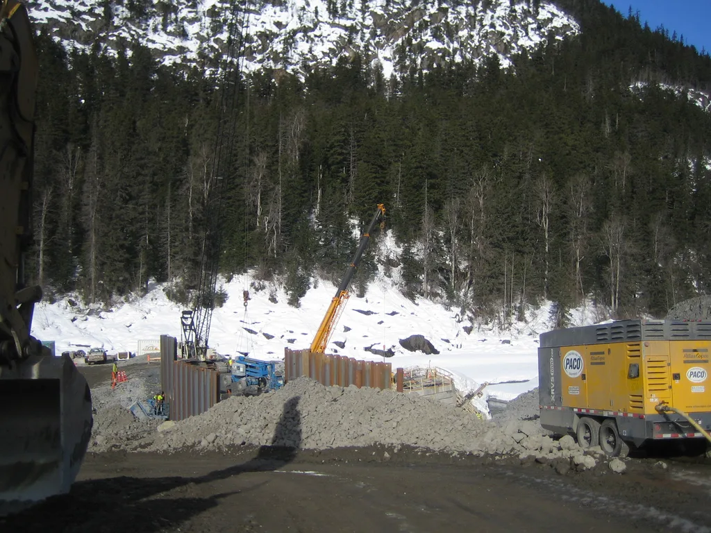 Sheet Piling Crane